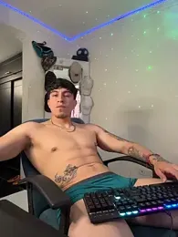 strongboy_ webcam model stream image