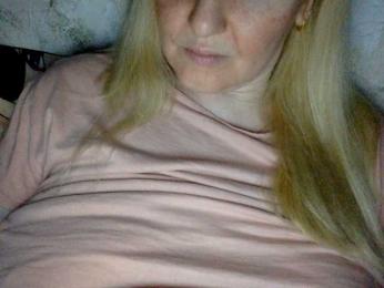 BlondyVio webcam model stream image