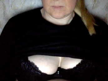 BlondyVio webcam model stream image