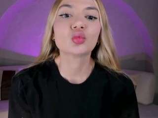 niaholland webcam model stream image