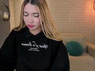 niaholland webcam model stream image