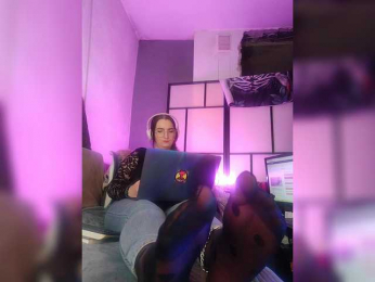 monikanylon webcam bongacams model stream image