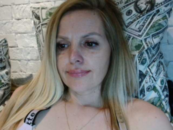 AngelAlone webcam model stream image