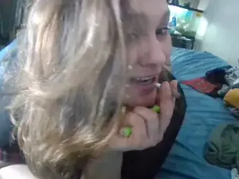 IvanaPlenty webcam model stream image