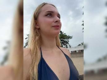 AstridMoss webcam bongacams model stream image
