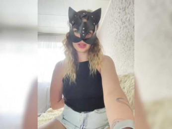 missisMilli webcam model stream image