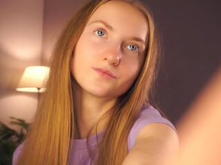 Moira Farro webcam model stream image