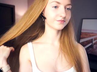 Moira Farro webcam model stream image