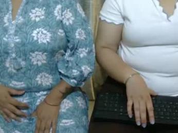 lesbian_cpl_threesome webcam model stream image