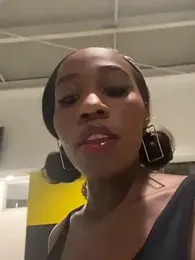 EBONY_GODDESS21 webcam model stream image