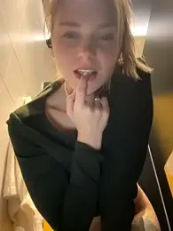 ValenciaShock webcam stripchat model stream image