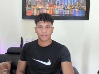 Yoxi Martinez webcam model stream image