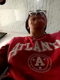 -VICKKY webcam model stream image