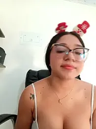 -VICKKY webcam model stream image