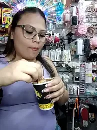 Vale_Saenzz webcam stripchat model stream image