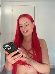 FariBanxOfficial webcam model stream image