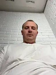 MrMrsRight webcam model stream image