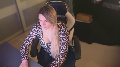 NylonQueen87 webcam cam4 model stream image