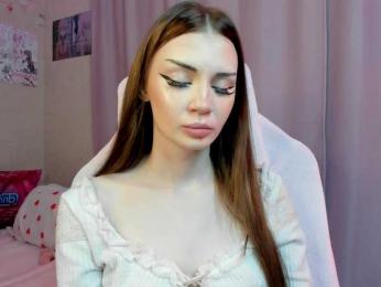 Lunellee webcam model stream image