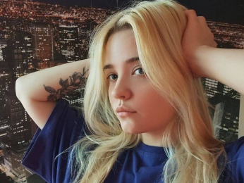 MonnieMoniz webcam livejasmin model stream image