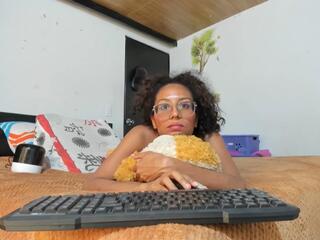 Selen Rouse webcam model stream image