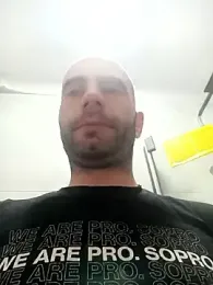 LimpingLash803 webcam model stream image
