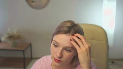 NicolleIzsak webcam model stream image