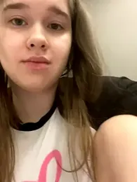 HornyGirlH webcam model stream image