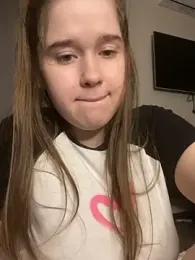 HornyGirlH webcam model stream image