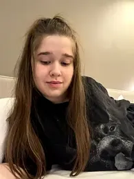 HornyGirlH webcam model stream image