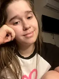 HornyGirlH webcam model stream image