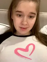 HornyGirlH webcam model stream image