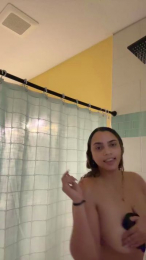 Rayofsunshine27 webcam model stream image