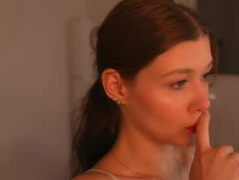 kelly_ember webcam model stream image