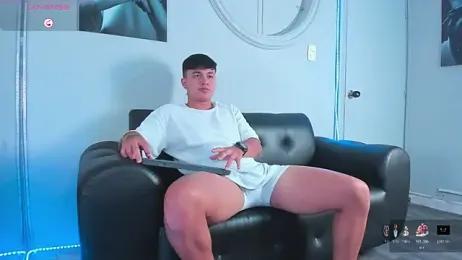 Cristopher_strong webcam model stream image