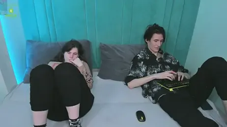 ViviaraNGendy webcam model stream image