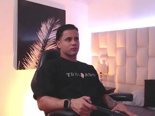 Aiden Owens webcam flirt4free model stream image