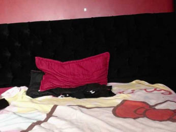 Kitty-n-Blaze webcam model stream image