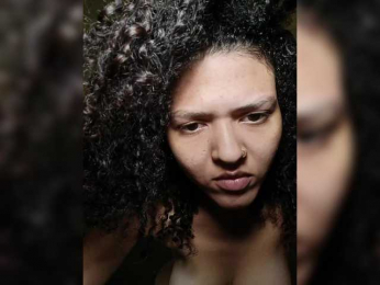 LittleLarimm webcam model stream image