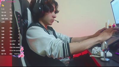 MoonVelvetDUO webcam model stream image