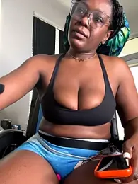 TilaTotti webcam model stream image