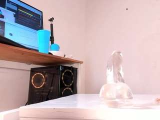 amina-west webcam model stream image