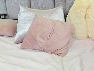 amina-west webcam model stream image