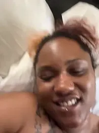 PrettyGal_Tingz webcam model stream image
