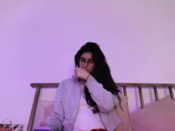 hollyshit_ webcam model stream image
