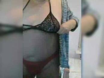 LucyAlexis webcam model stream image