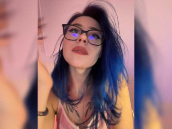 Aliisss webcam model stream image