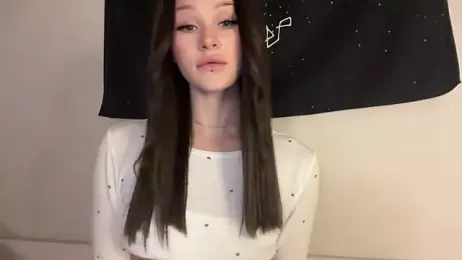 ur_molly webcam model stream image