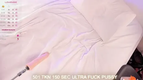 HollyTaillor webcam stripchat model stream image