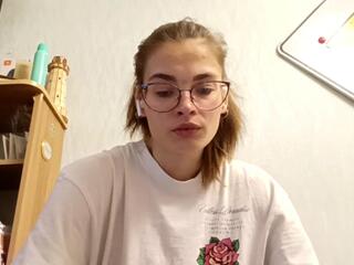 Karena Leske webcam flirt4free model stream image